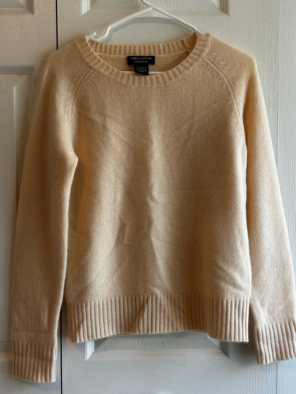 Lord & Taylor Cashmere Cream/beige Crewneck Sweater Minimalist
